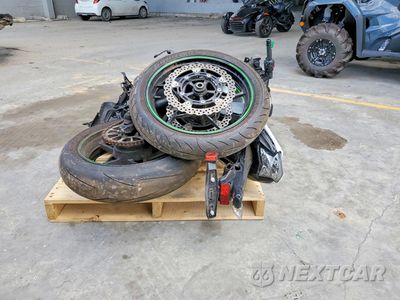 Czwarte zdjęcie samochodu z boku: 2022 KAWASAKI EX650 M VIN:ML5EXEM16NDA65496 - miniatura
