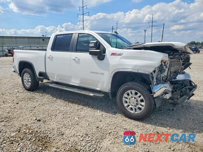 Czwarte zdjęcie samochodu z boku: 2022 CHEVROLET SILVERADO K2500 HEAVY DUTY LT VIN:1GC1YNEY5NF201924 - miniatura