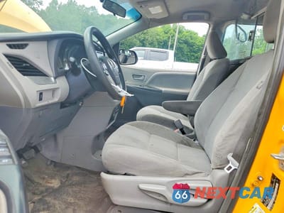 Zdjęcie 7 z 13 samochodu: 2017 TOYOTA SIENNA L 7-PASSENGER VIN:5TDZZ3DC2HS858730 - miniatura