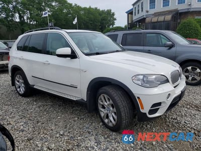 Czwarte zdjęcie samochodu z boku: 2013 BMW X5 XDRIVE35I VIN:5UXZV4C58D0B24371 - miniatura