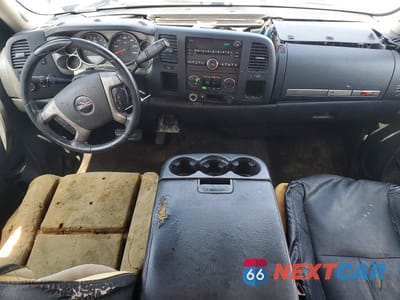 Zdjęcie 8 z 12 samochodu: 2011 GMC SIERRA C15 VIN:3GTP1VE01BG138789 - miniatura