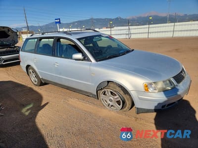 Czwarte zdjęcie samochodu z boku: 2000 VOLKSWAGEN PASSAT GLX 4MOTION VIN:WVWWH23B1YE390875 - miniatura