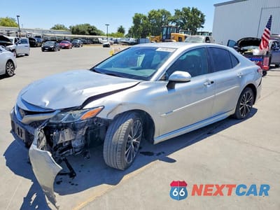 2018 TOYOTA CAMRY SE 4T1B11HK0JU103619 - główne zdjęcie licytacji z USA - miniatura