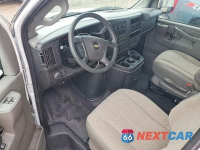 Zdjęcie 8 z 13 samochodu: 2019 CHEVROLET EXPRESS BOX TRUCK VIN:1GB0GRFG4K1171131 - miniatura