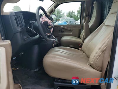 Zdjęcie 7 z 13 samochodu: 2025 CHEVROLET EXPRESS G2500 VIN:1GCWGAFP7S1115644 - miniatura