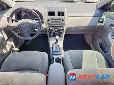 Zdjęcie 8 z 12 samochodu: 2009 TOYOTA COROLLA LE VIN:1NXBU40E89Z039565 - miniatura