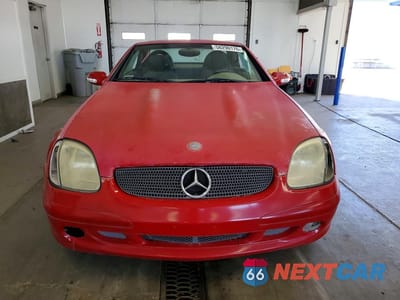 Piąte zdjęcie samochodu w środku: 2001 MERCEDES-BENZ SLK 320 VIN:WDBKK65F91F200746 - miniatura