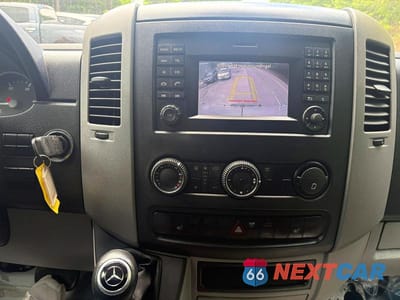Zdjęcie 9 z 10 samochodu: 2017 MERCEDES-BENZ SPRINTER 2500 VIN:WD3PE7CD6HP563297 - miniatura