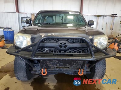Piąte zdjęcie samochodu w środku: 2011 TOYOTA TACOMA ACCESS CAB VIN:5TFUU4EN4BX012079 - miniatura