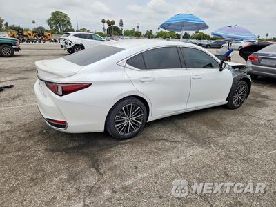 Trzecie zdjęcie samochodu z tyłu: 2025 LEXUS ES 300H BASE VIN:58ADA1C10SU071918 - miniatura