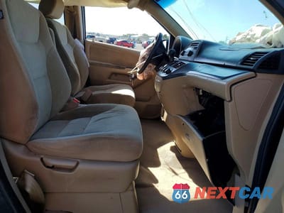 Zdjęcie 7 z 13 samochodu: 2006 HONDA ODYSSEY LX VIN:5FNRL38226B002266 - miniatura