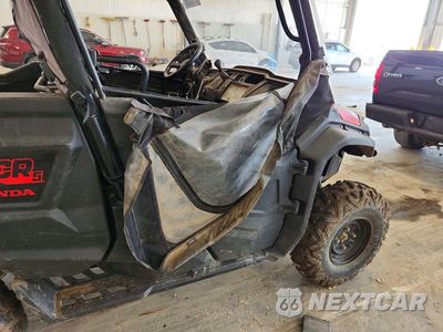 Zdjęcie 9 z 10 samochodu: 2018 HONDA PIONEER 1000 UTILITY VEHICLE VIN:1HFVE0409J4202272 - miniatura