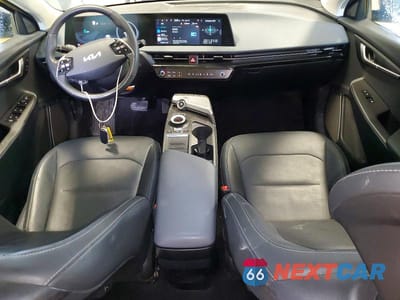 Zdjęcie 8 z 13 samochodu: 2023 KIA EV6 WIND VIN:KNDC34LA3P5158524 - miniatura