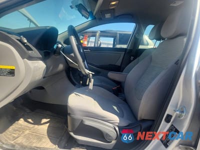 Zdjęcie 7 z 12 samochodu: 2017 HYUNDAI ACCENT SE VIN:KMHCT4AE4HU252193 - miniatura