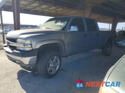 2002 CHEVROLET SILVERADO K2500 HEAVY DUTY 1GCHK23102F108406 - główne zdjęcie licytacji z USA - miniatura