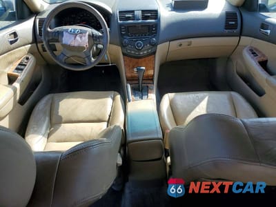 Zdjęcie 8 z 13 samochodu: 2003 HONDA ACCORD EX VIN:1HGCM66553A052456 - miniatura