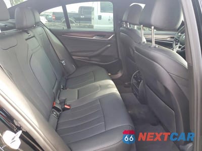 Zdjęcie 10 z 12 samochodu: 2022 BMW 530E VIN:WBA13AG00NCK20331 - miniatura