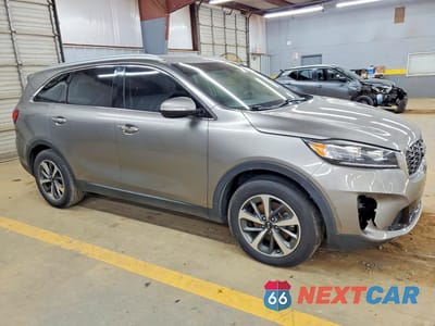 Czwarte zdjęcie samochodu z boku: 2019 KIA SORENTO EX V6 VIN:5XYPH4A58KG441462 - miniatura