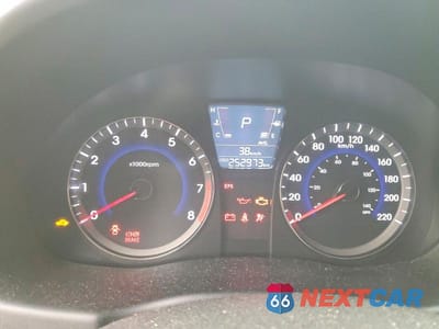 Zdjęcie 9 z 12 samochodu: 2013 HYUNDAI ACCENT GS VIN:KMHCT5AEXDU066318 - miniatura