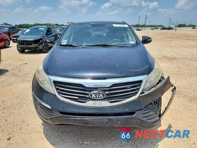 Piąte zdjęcie samochodu w środku: 2011 KIA SPORTAGE LX VIN:KNDPB3A24B7048721 - miniatura
