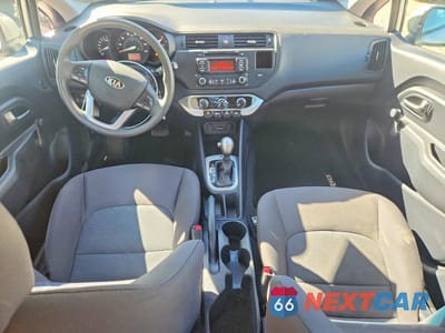Zdjęcie 8 z 12 samochodu: 2014 KIA RIO LX VIN:KNADM5A33E6333998 - miniatura