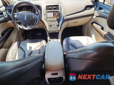 Zdjęcie 8 z 14 samochodu: 2019 LINCOLN MKC RESERVE VIN:5LMCJ3D98KUL44328 - miniatura