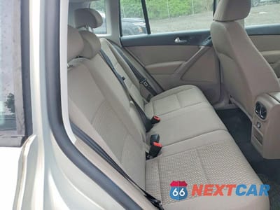 Zdjęcie 11 z 13 samochodu: 2010 VOLKSWAGEN TIGUAN SE VIN:WVGBV7AX9AW516379 - miniatura