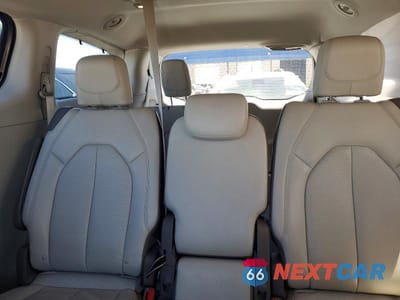 Zdjęcie 10 z 13 samochodu: 2017 CHRYSLER PACIFICA VIN:2C4RC1EG5HR695605 - miniatura