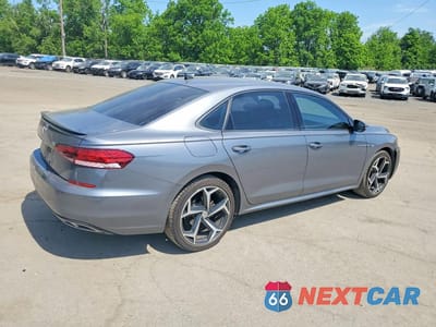 Trzecie zdjęcie samochodu z tyłu: 2020 VOLKSWAGEN PASSAT R-LINE VIN:1VWMA7A33LC015933 - miniatura
