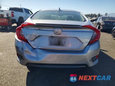 Zdjęcie 6 z 12 samochodu: 2018 HONDA CIVIC EX VIN:JHMFC1F40JX013033 - miniatura