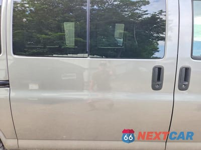 Zdjęcie 11 z 13 samochodu: 2012 GMC SAVANA G1500 LT VIN:1GKS8CF49C1118886 - miniatura