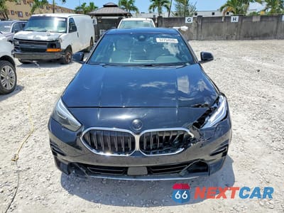 Piąte zdjęcie samochodu w środku: 2021 BMW 228I VIN:WBA53AK04M7J57167 - miniatura