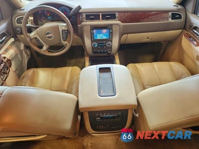 Zdjęcie 8 z 13 samochodu: 2010 GMC YUKON SLT VIN:1GKUKCE06AR124488 - miniatura