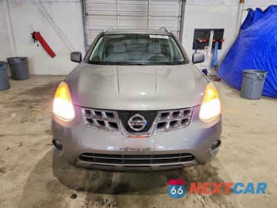 Piąte zdjęcie samochodu w środku: 2013 NISSAN ROGUE S VIN:JN8AS5MV4DW621718 - miniatura