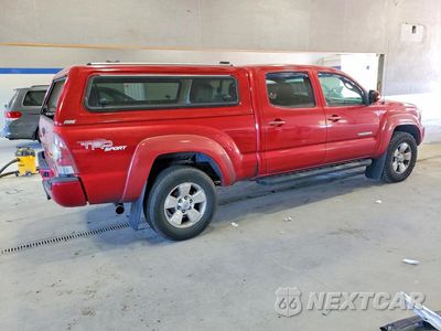 Trzecie zdjęcie samochodu z tyłu: 2012 TOYOTA TACOMA DOUBLE CAB LONG BED VIN:3TMMU4FN9CM042913 - miniatura