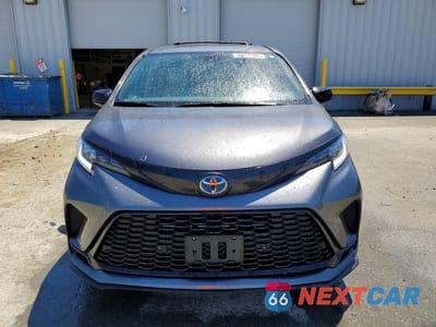 Piąte zdjęcie samochodu w środku: 2025 TOYOTA SIENNA XSE VIN:5TDDSKFC0SS178872 - miniatura