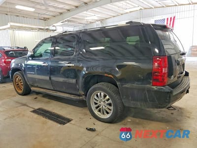 Drugie zdjęcie samochodu z przodu: 2014 CHEVROLET SUBURBAN K1500 LT VIN:1GNSKJE76ER102850 - miniatura