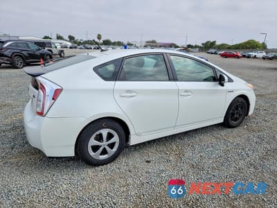 Trzecie zdjęcie samochodu z tyłu: 2014 TOYOTA PRIUS THREE VIN:JTDKN3DU7E1744110 - miniatura