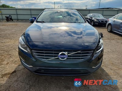 Piąte zdjęcie samochodu w środku: 2015 VOLVO V60 PREMIER VIN:YV140MEKXF1267873 - miniatura