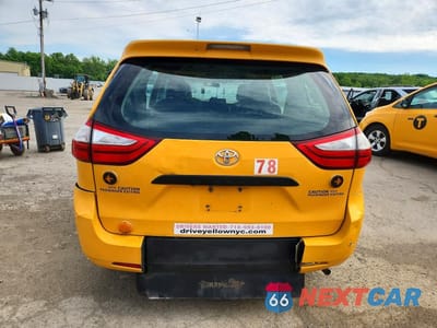 Zdjęcie 6 z 13 samochodu: 2017 TOYOTA SIENNA VIN:5TDZZ3DC1HS859903 - miniatura