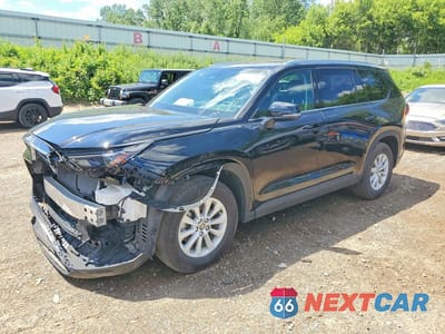 2026 TOYOTA GRAND HIGHLANDER XLE 5TDAAAB55TS124542 - główne zdjęcie licytacji z USA - miniatura