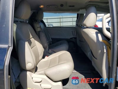 Zdjęcie 11 z 13 samochodu: 2016 TOYOTA SIENNA XLE 8-PASSENGER VIN:5TDYK3DC1GS749397 - miniatura