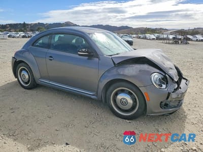 Czwarte zdjęcie samochodu z boku: 2012 VOLKSWAGEN BEETLE VIN:3VWJX7ATXCM658036 - miniatura