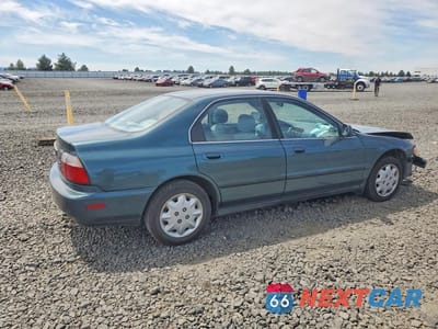 Trzecie zdjęcie samochodu z tyłu: 1996 HONDA ACCORD LX/EX VIN:1HGCD5636TA278563 - miniatura