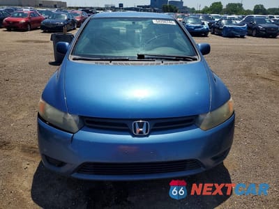 Piąte zdjęcie samochodu w środku: 2008 HONDA CIVIC LX VIN:2HGFG12688H551945 - miniatura