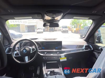 Zdjęcie 9 z 14 samochodu: 2026 BMW X5 XDRIVE50E VIN:5UX43EU06T9434387 - miniatura