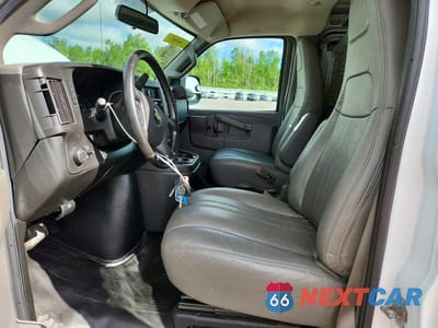 Zdjęcie 7 z 13 samochodu: 2020 CHEVROLET EXPRESS G2500 VIN:1GCWGAFP2L1259829 - miniatura