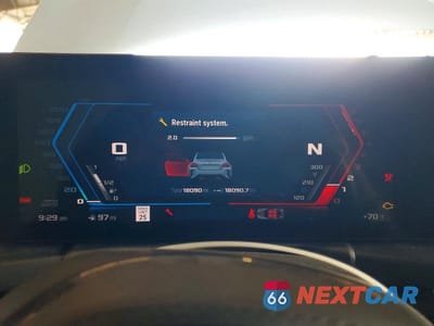 Zdjęcie 9 z 13 samochodu: 2024 BMW M2 VIN:3MF13DM05R8E51857 - miniatura