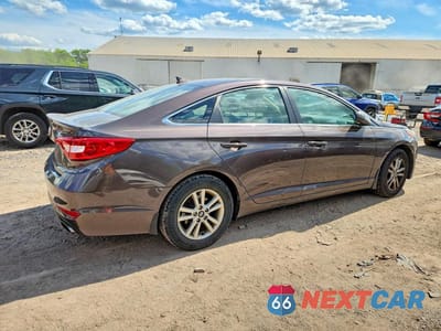 Trzecie zdjęcie samochodu z tyłu: 2017 HYUNDAI SONATA SE VIN:5NPE24AF9HH457625 - miniatura