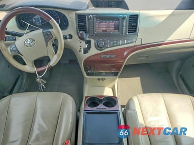 Zdjęcie 8 z 13 samochodu: 2011 TOYOTA SIENNA LIMITED 7-PASSENGER VIN:5TDDK3DC6BS016916 - miniatura